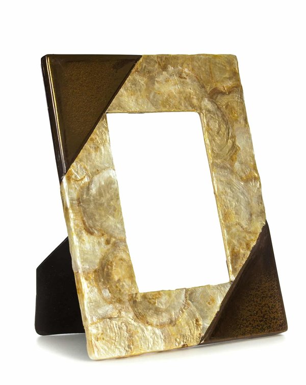 Comment associer des accessoires en nacre avec des tenues de soirée ?