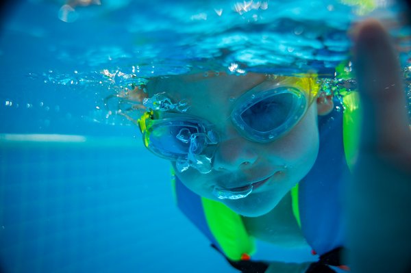 Découvrez les meilleurs gilets de natation pour bébés chez moos