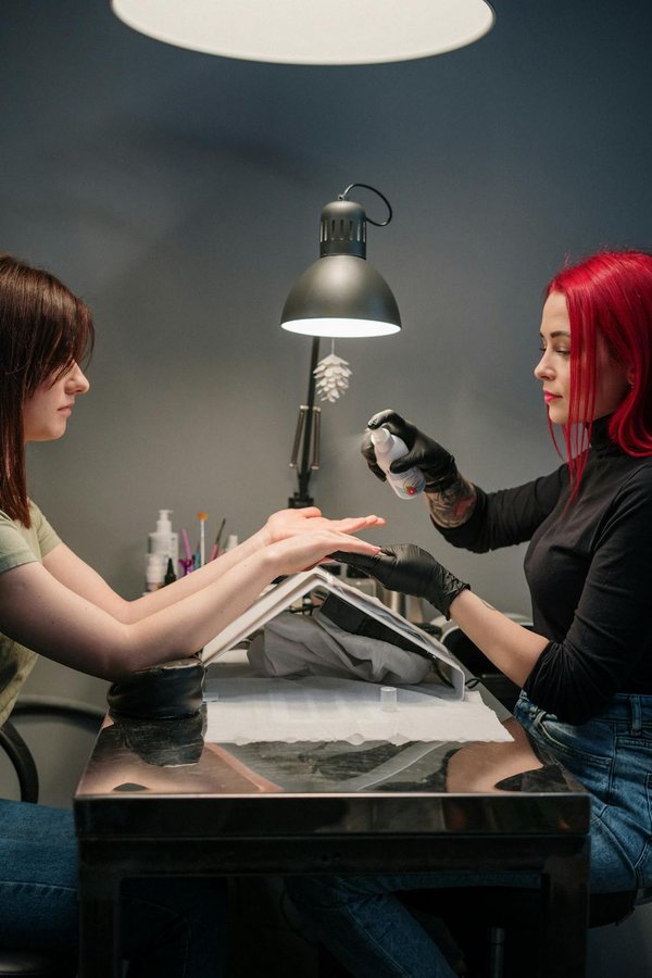 Devenez prothésiste ongulaire : les clés d'une carrière réussie